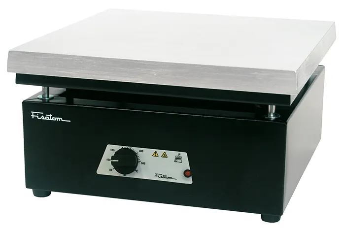 Placa aquecedora modelo 509 com 31 x 31 cm e potência de 1600 W